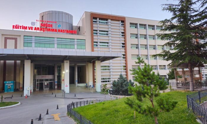 NİĞDE’DE İLK OMUZ BÖLGESİ TÜMÖR REZEKSİYON PROTEZİ AMELİYATI YAPILDI