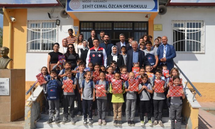 NİĞDE’DE ÖĞRENCİLERE IPARD EĞİTİM SETİ DAĞITILDI
