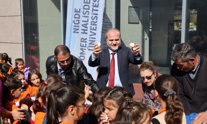 NÖHÜ’DE MINIKLERLE DÜNYA YUMURTA GÜNÜ COŞKUSU