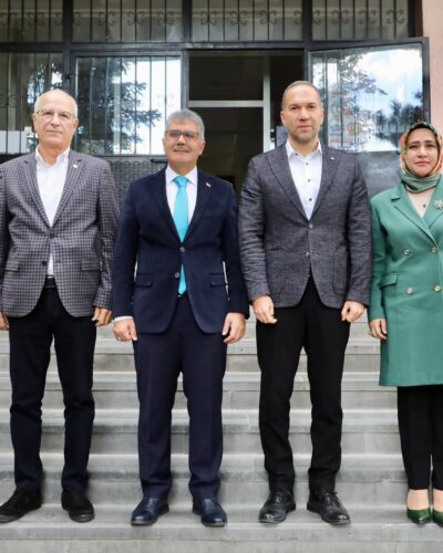 AYHAN ŞAHENK VAKFI’NDAN ÖĞRENCİLERE ANLAMLI HEDİYE