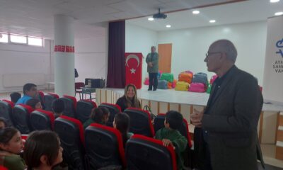AYHAN ŞAHENK VAKFI’NDAN ÖĞRENCİLERE 29 EKİM HEDİYESİ