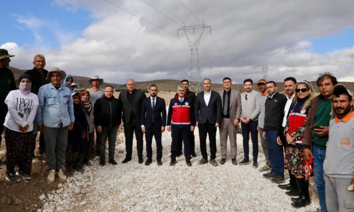 NİĞDE’DE KIRAÇ ARAZİLER LAVANTAYLA RENKLENİYOR