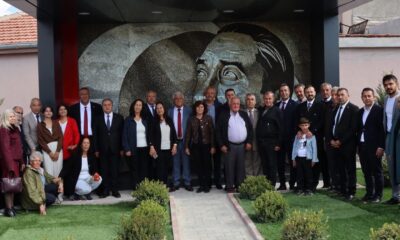 KEMERHİSAR’DA 250 BİN VİDA İLE ATATÜRK VE BAYRAK ESERİ AÇILDI