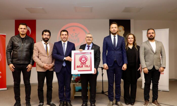 VALİ CAHİT ÇELİK SEVGİ EVLERİNDE KALAN ÇOCUKLARLA BULUŞTU