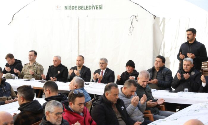 NİĞDE’DE ŞEHİT ASTSUBAY BURAK ÖZKAN İÇİN MEVLİT PROGRAMI DÜZENLENDİ