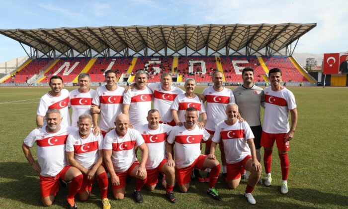 FUTBOLUN YILDIZLARI NİĞDE’DE BULUŞTU