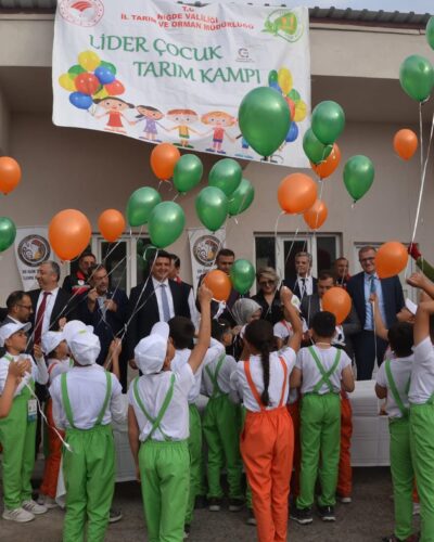 NİĞDE’DE TARIMIN GELECEĞİ MİNİK ELLERDE