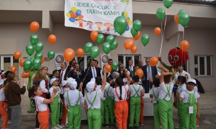 NİĞDE’DE TARIMIN GELECEĞİ MİNİK ELLERDE