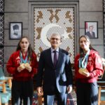 CANSEL VE AYSEL ÖZKAN’DAN VALİ ÇELİK’E BAŞARI ZİYARETİ