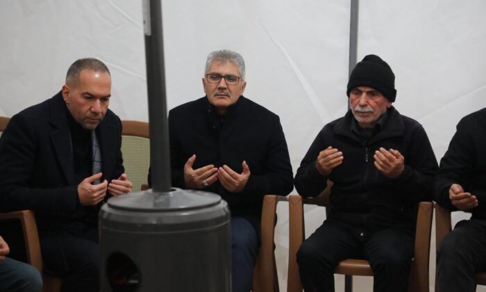 VALİ ÇELİK, ŞEHİT ASTSUBAY BURAK ÖZKAN’IN AİLESİNİ ZİYARET ETTİ