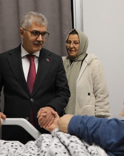 VALİ CAHİT ÇELİK’TEN ŞEHİT AİLELERİNE ZİYARET