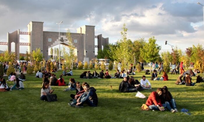 TÜBİTAK’TAN NÖHÜ’NÜN YAPAY ZEKÂ DESTEKLİ TARIM PROJESİNE DESTEK