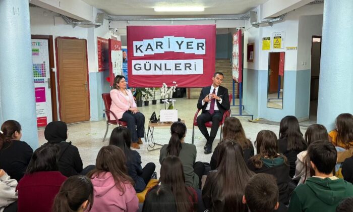ÇAMARDI KAYMAKAMI BEKTAŞ, KARİYER GÜNLERİ’NDE ÖĞRENCİLERLE BULUŞTU