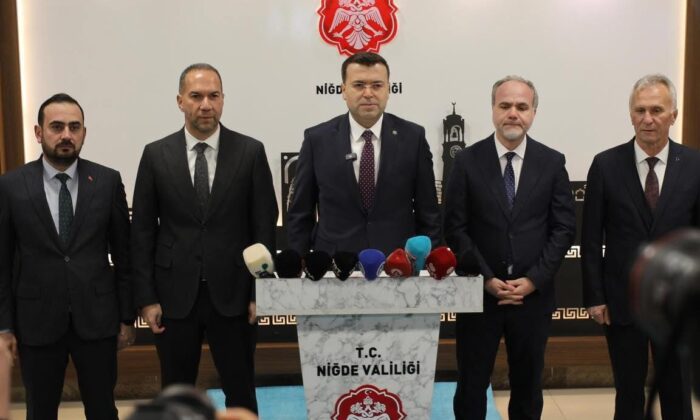 NİĞDE VALİSİ NEDİM AKMEŞE GÖREVE BAŞLADI