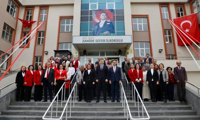 VALİ AKMEŞE ÖĞRENCİLERİN HEYECANINA ORTAK OLDU