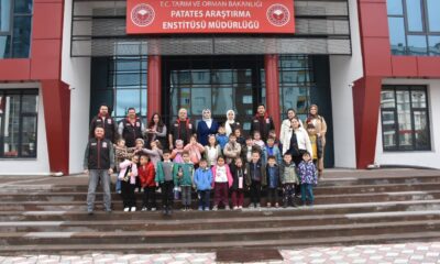 NİĞDE’DE ÖĞRENCİLER PATATES ARAŞTIRMA ENSTİTÜSÜ’NÜ YERİNDE İNCELEDİ