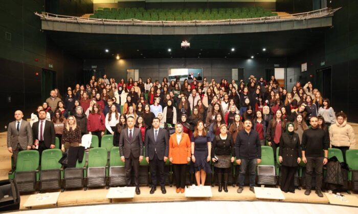 NİĞDE’DE KIZ ÖĞRENCİLER İÇİN STEM FARKINDALIK PANELİ