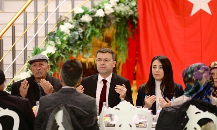 NİĞDE’DE VEFA SOFRASI KURULDU