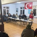 GÖKBEZ KÖYÜNDE ÜRETİCİLERE BİLİNÇLİ İLAÇLAMA EĞİTİMİ