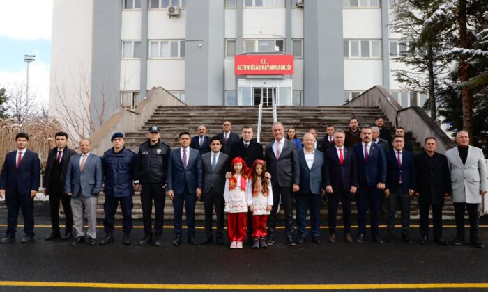 NİĞDE VALİSİ AKMEŞE’DEN ALTUNHİSAR ZİYARETİ