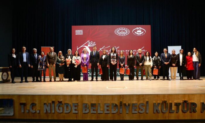 VALİ AKMEŞE, 8 MART DÜNYA KADINLAR GÜNÜ ETKİNLİKLERİNE KATILDI