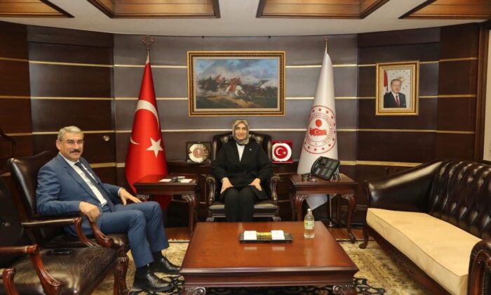 CEVAHİR UZKURT’TAN BAKAN YARDIMCISI YİĞİTBAŞI’NA TEBRİK ZİYARETİ