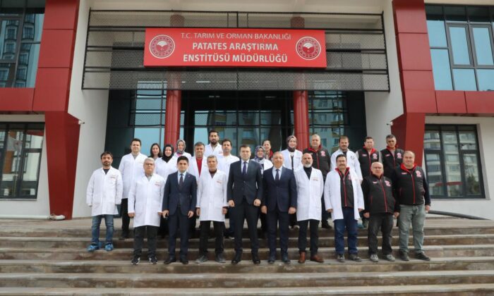 VALİ NEDİM AKMEŞE PATATES ARAŞTIRMA ENSTİTÜSÜ’NÜ ZİYARET ETTİ