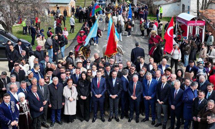 NİĞDE’DE NEVRUZ COŞKUSU KORTEJDEN ALTAY KÖYÜ’NDEKİ GELENEKSEL ETKİNLİKLERE TAŞTI