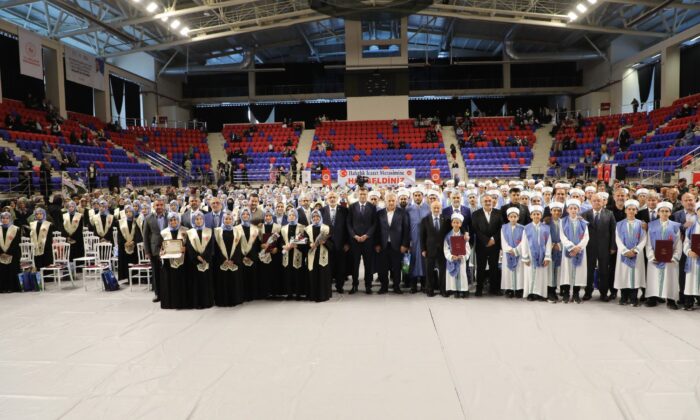 NİĞDE’DE 111 ÖĞRENCİ HAFIZLIK İCAZETİ ALDI