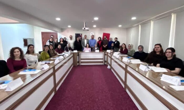 NİĞDE’DE SAĞLIK PERSONELİNE TEMEL YENİDOĞAN BAKIM EĞİTİMİ