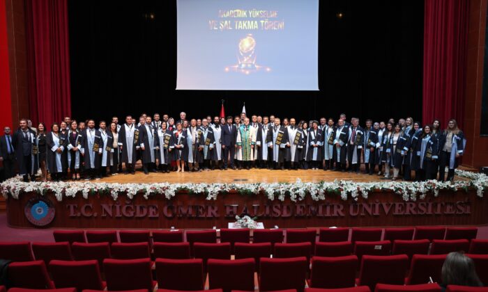 NÖHÜ’DE AKADEMİK BAŞARILAR ÖDÜLLENDİRİLDİ