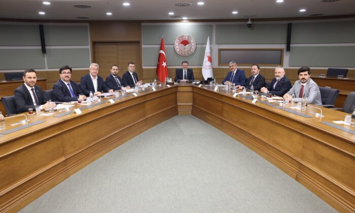 NİĞDE HEYETİNDEN BAKAN YUMAKLI’YA ZİYARET