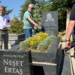 Gazeteciler Neşet Ertaş’ın Kabrinde Buluştu