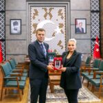 BÖLGE MEDYA GAZETESİ’NDEN VALİ AKMEŞE’YE “BASIN, ONUR VE TAKDİR ÖDÜLÜ” VE NİĞDE İÇİN PROJE TAKDİMİ
