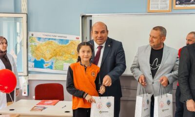 BAŞKAN ALİ UĞURLU ÖĞRENCİLERİN İLK GÜN HEYECANINA ORTAK OLDU