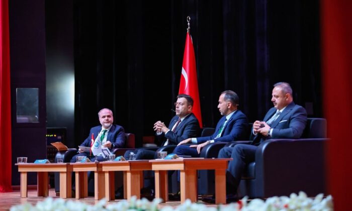 NİĞDE’DE İKLİM DEĞİŞİKLİĞİ VE YEŞİL DÖNÜŞÜM MASAYA YATIRILDI