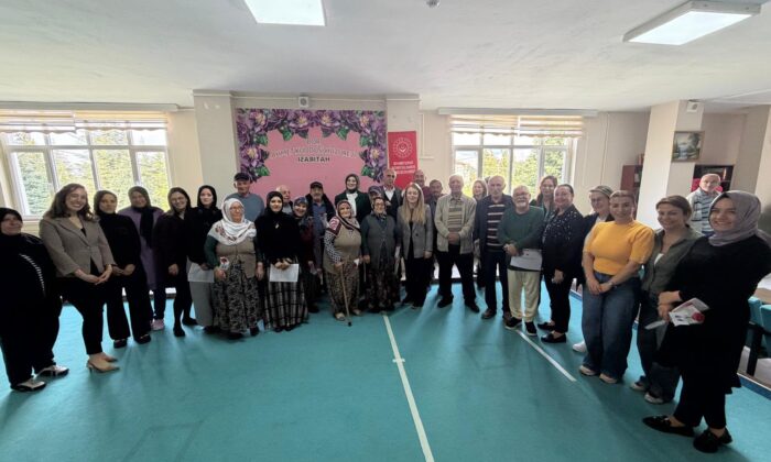 NÖHÜ DİŞ HEKİMLİĞİ FAKÜLTESİNDEN HUZUREVİ SAKİNLERİNE ANLAMLI ZİYARET