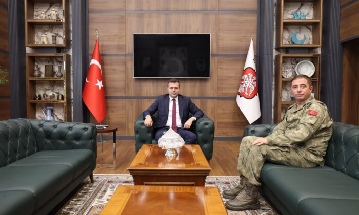 BOR GARNİZON KOMUTANI EMRE ÇELİK, VALİ AKMEŞE’Yİ ZİYARET ETTİ